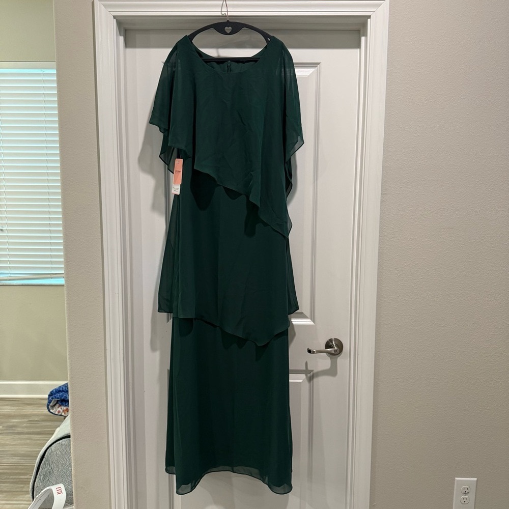 JJ’s House Formal Gown Dark Green Size 8 NWT